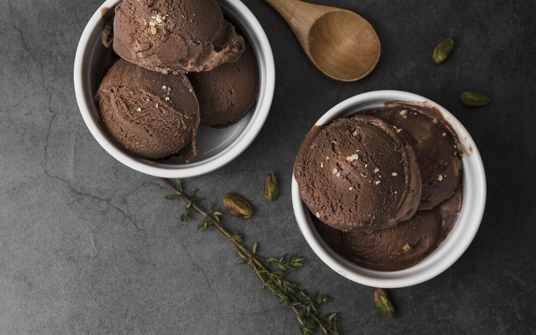 Receta de helado de chocolate vegano sin azúcar blanco